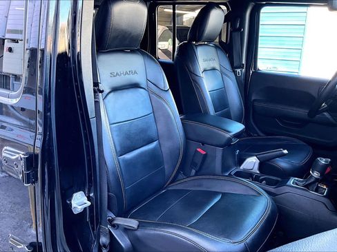 Used 2019 Jeep Wrangler Unlimited Sahara image 9