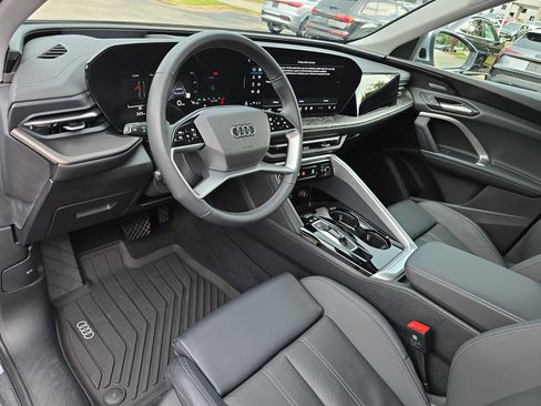 Used 2025 Audi Q5 Premium Plus w/ Premium Plus AWD/4WD image 16