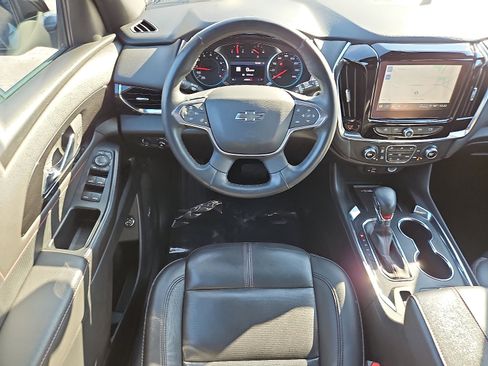 Certified 2023 Chevrolet Traverse RS image 11
