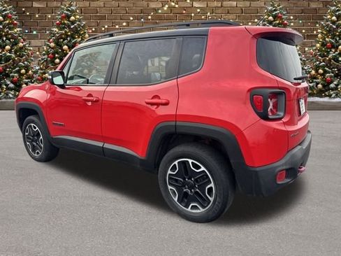Used 2017 Jeep Renegade Trailhawk image 3