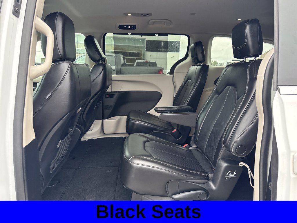 Used 2023 Chrysler Pacifica Touring-L FWD image 20