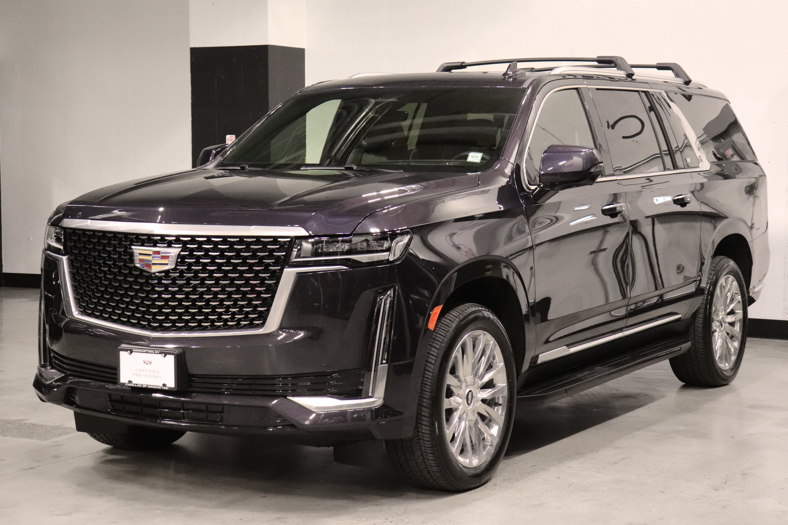 Certified 2023 Cadillac Escalade ESV Premium Luxury AWD/4WD image 1