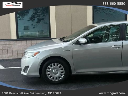 Used 2012 Toyota Camry LE image 9