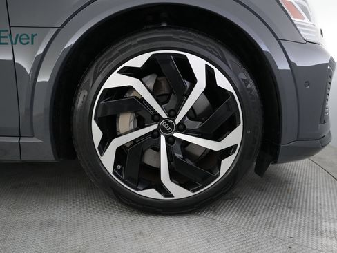Used 2024 Audi Q8 e-tron Premium Plus w/ Premium Plus Package AWD/4WD image 20