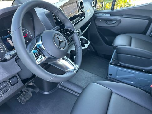 New 2025 Mercedes-Benz Sprinter 2500 image 10