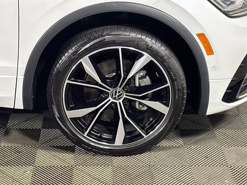 Certified 2023 Volkswagen Tiguan SEL R-Line AWD/4WD image 26