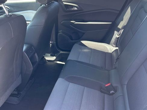 Used 2025 Chevrolet Trax LT w/ LT Convenience Package FWD image 16