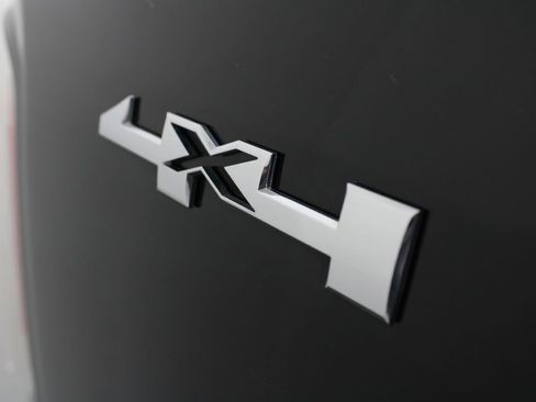 Used 2016 GMC Canyon SLT w/ Driver Alert Package image 9