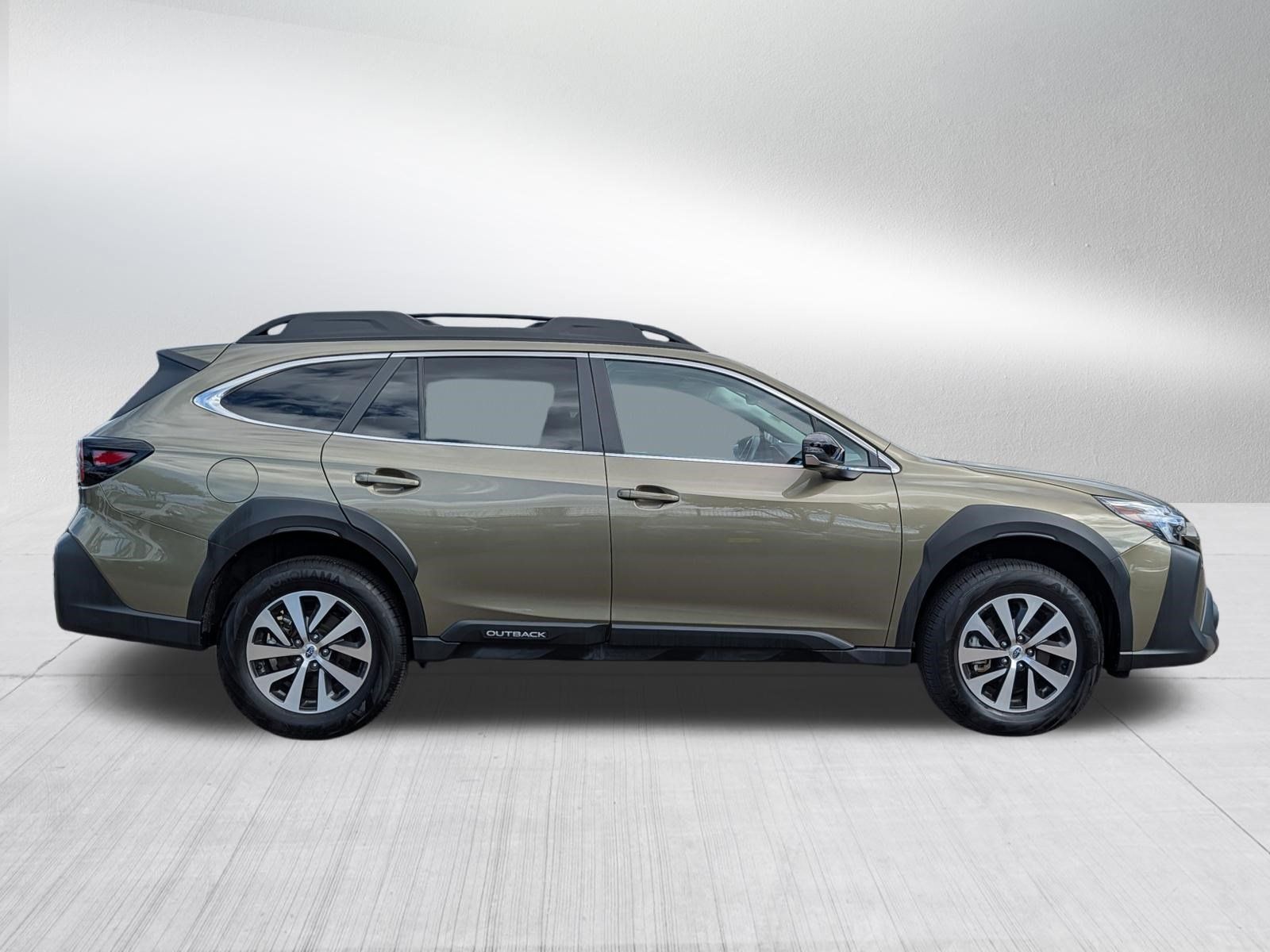 Used 2025 Subaru Outback Premium AWD/4WD image 8