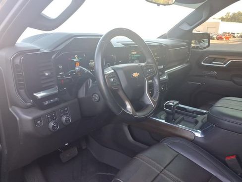 Used 2023 Chevrolet Silverado 1500 High Country w/ High Country Premium Package AWD/4WD image 15