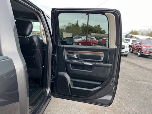 Used 2017 RAM 1500 Laramie image 33