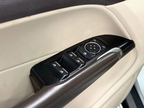 Used 2019 Lincoln MKC Premiere image 17