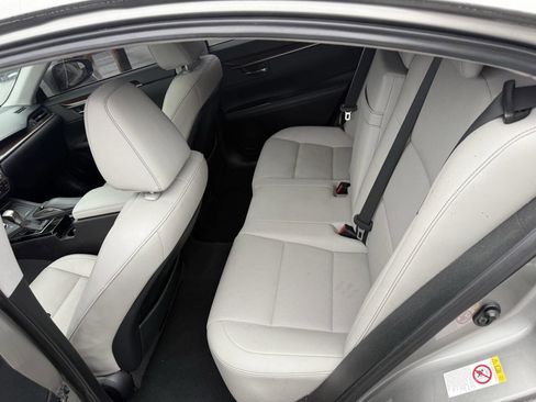 Used 2016 Lexus ES 350 w/ Navigation System Package image 25