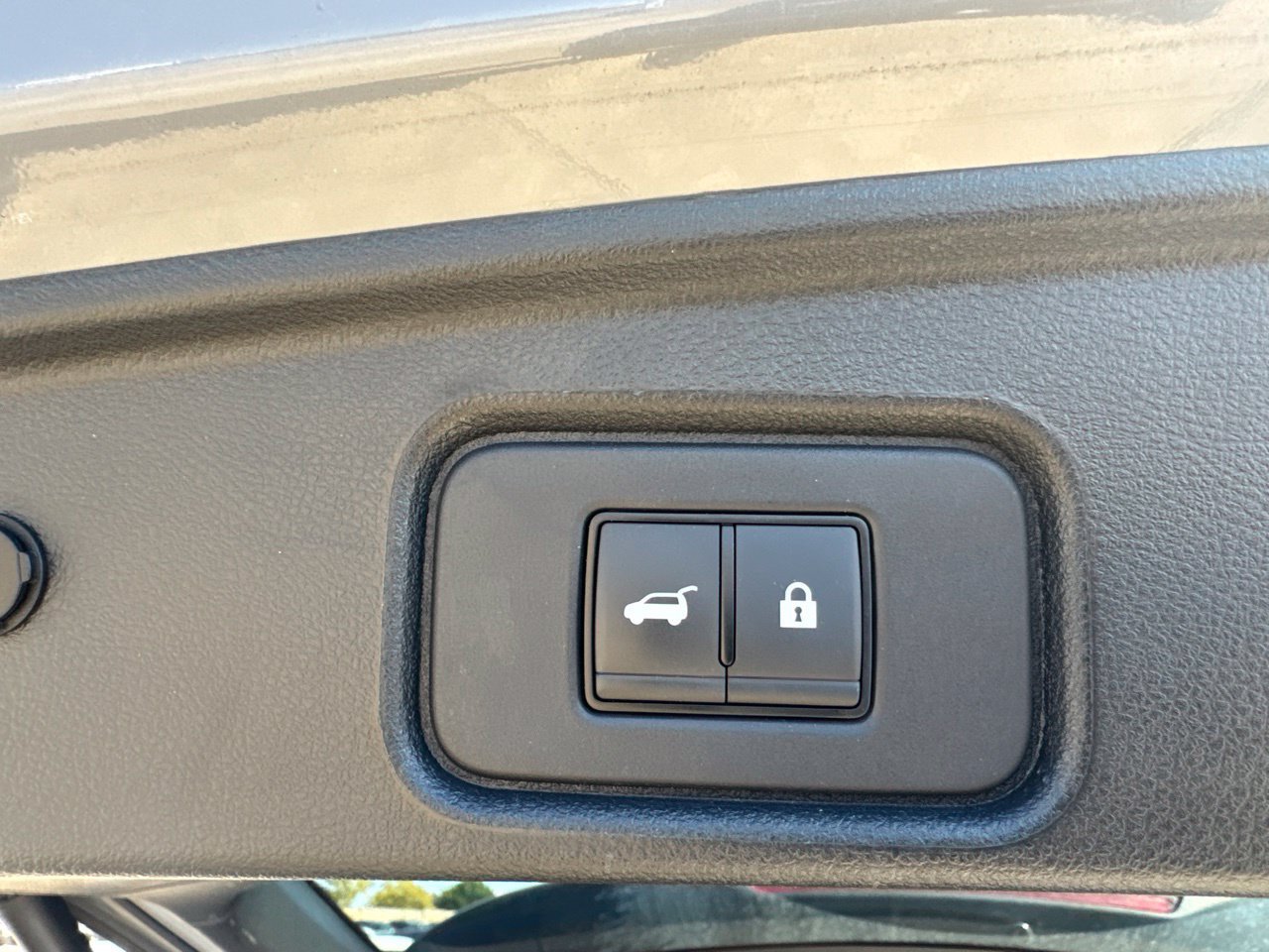 Used 2024 Nissan Pathfinder Platinum FWD image 44