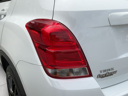 Certified 2022 Chevrolet Trax LT w/ Sport Edition FWD image 27