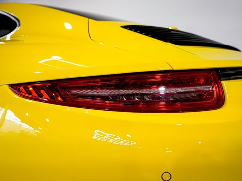 Used 2015 Porsche 911 Carrera GTS RWD image 34