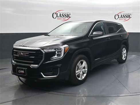 Used 2024 GMC Terrain SLE image 3