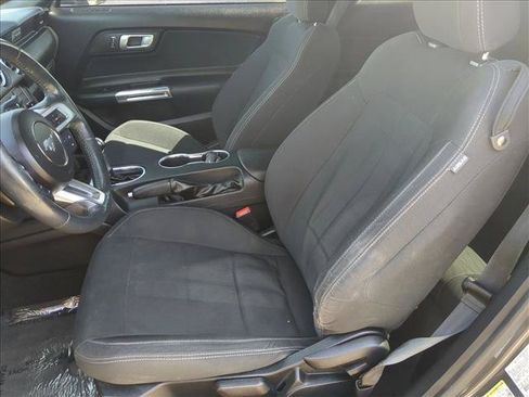 Used 2018 Ford Mustang Coupe RWD image 15