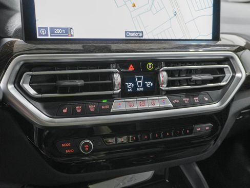 Certified 2025 BMW X4 xDrive30i image 30