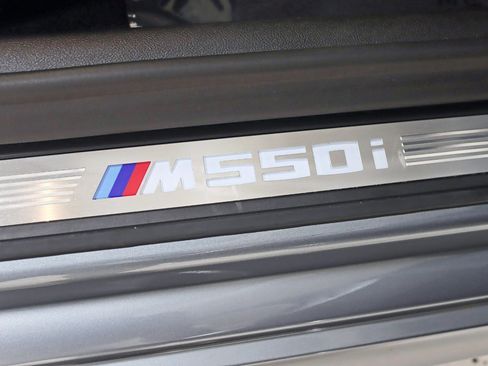 Used 2019 BMW M550i xDrive w/ Dynamic Handling Package image 14