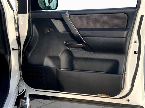 Used 2014 Nissan Titan SV w/ SV Value Truck Package RWD image 23