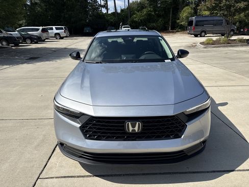 Used 2025 Honda Accord SE image 3