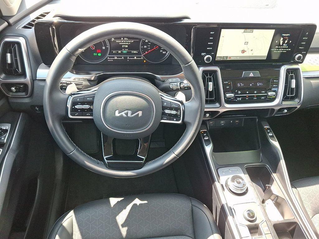 Certified 2023 Kia Sorento EX AWD/4WD image 14