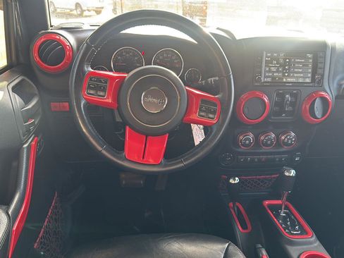 Used 2017 Jeep Wrangler Unlimited Rubicon image 28