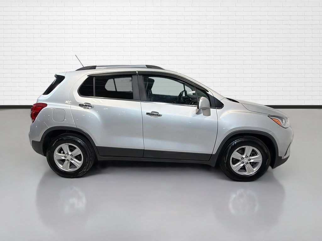 Used 2019 Chevrolet Trax LT w/ LT Convenience Package FWD image 10