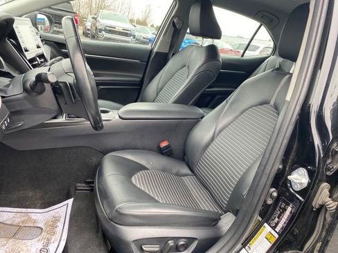 Used 2023 Toyota Camry SE FWD image 13