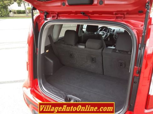 Used 2012 Kia Soul + FWD image 27