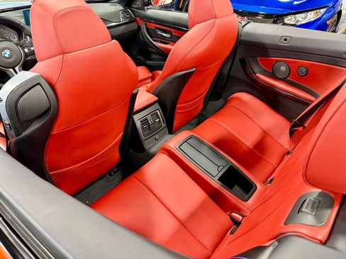 Used 2020 BMW M4 Convertible 2D w/ Competition Package image 32