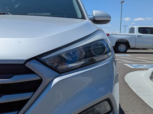 Used 2017 Hyundai Tucson SE AWD/4WD image 40