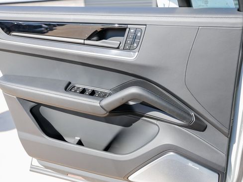 New 2025 Porsche Cayenne Turbo image 23