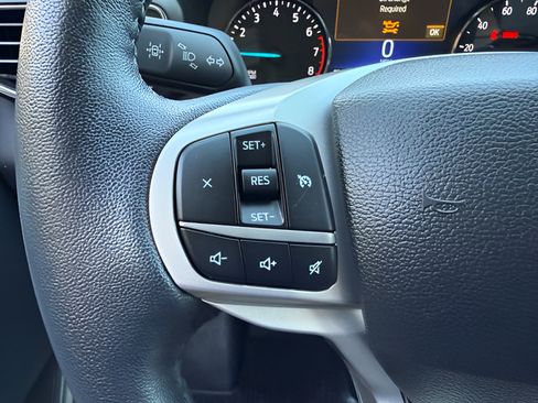 Used 2023 Ford Explorer XLT w/ Equipment Group 202A AWD/4WD image 19