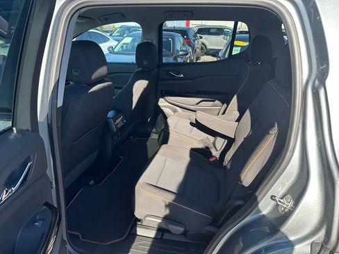 Used 2023 GMC Acadia AT4 image 28