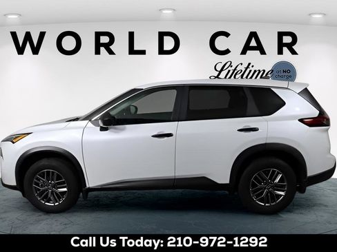 Used 2025 Nissan Rogue S FWD image 4