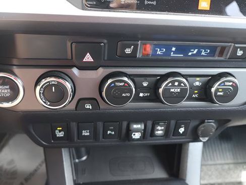 Used 2019 Toyota Tacoma TRD Sport AWD/4WD image 21
