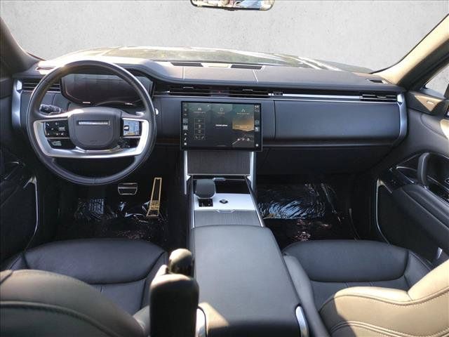 Used 2025 Land Rover Range Rover SE AWD/4WD image 19