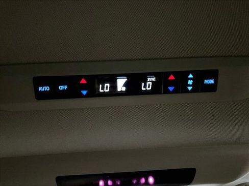 Used 2021 Toyota Sienna Limited FWD image 33