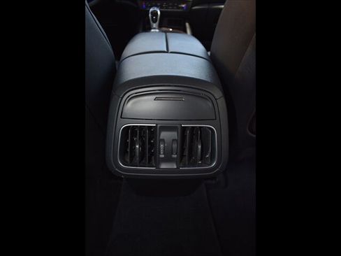 Used 2018 Maserati Levante AWD/4WD image 28