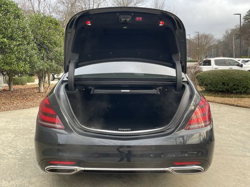 Used 2019 Mercedes-Benz S 560 4MATIC Sedan image 9