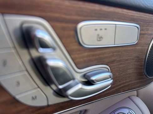 Used 2022 Mercedes-Benz GLC 300 4MATIC image 24