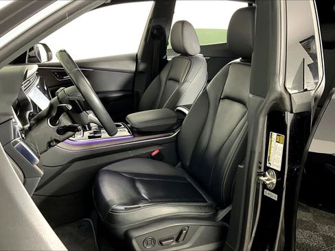 Used 2019 Audi Q8 Premium Plus w/ Premium Plus image 7