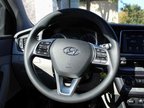 Used 2019 Hyundai Sonata SE FWD image 16
