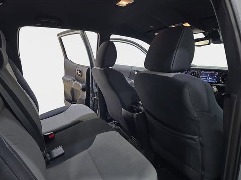 Used 2021 Toyota Tacoma TRD Sport image 13