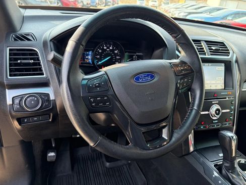 Used 2017 Ford Explorer Sport image 12