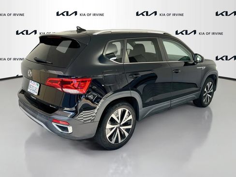 Used 2023 Volkswagen Taos SE AWD/4WD image 8