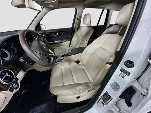 Used 2015 Mercedes-Benz GLK 350 4MATIC image 5