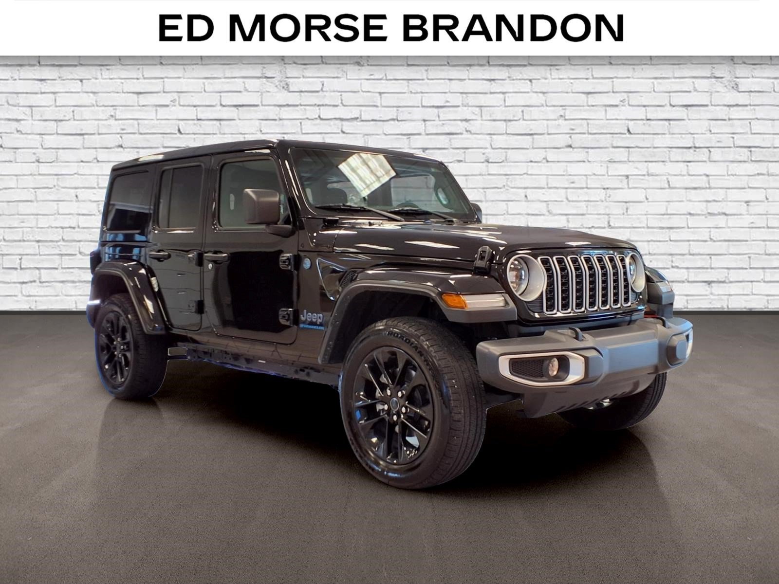 Used 2025 Jeep Wrangler Unlimited Sahara w/ Safety Group AWD/4WD image 6
